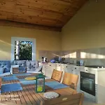 Дом отдыха Proche Uzes Petit Avec Grande Cuisine D'ete Et Piscine